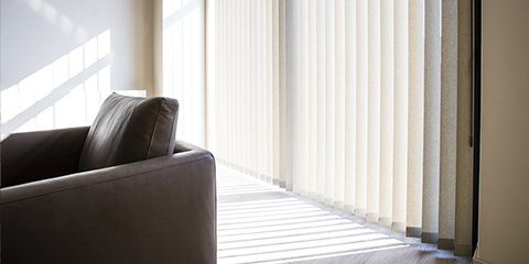 Vertikal-Jalousien